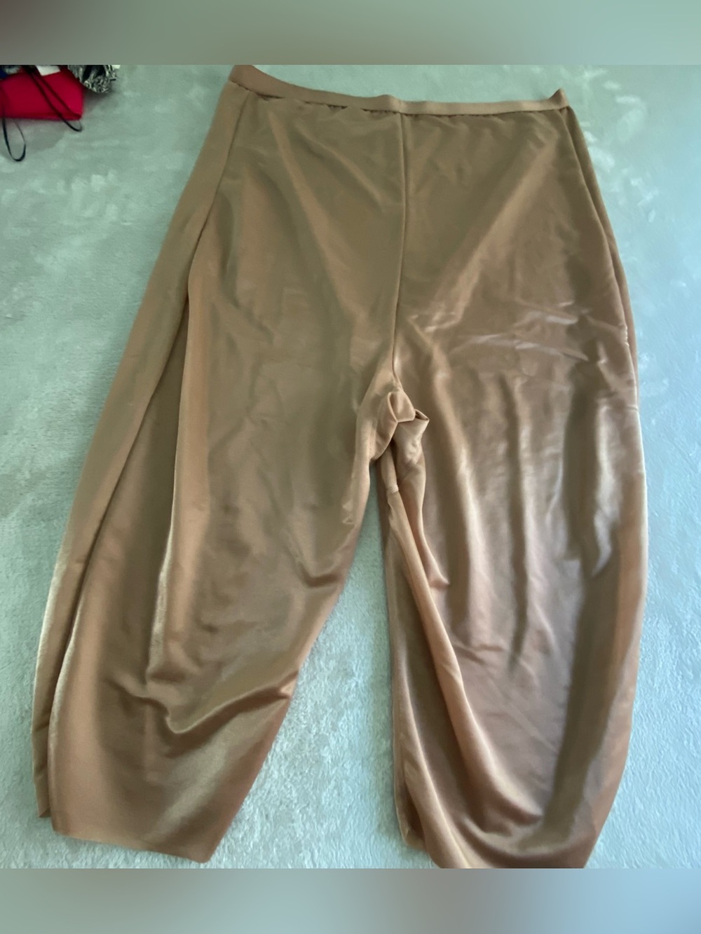 SKIMS open-gusset mid-thigh shapewear shorts, size 4X.